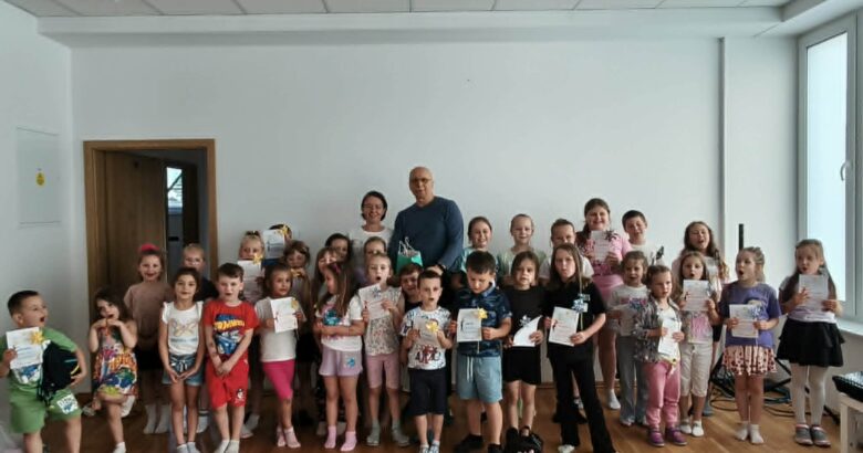 Zdjęcie dla artykułu Zakończenie zajęć tanecznych u pani Helenki